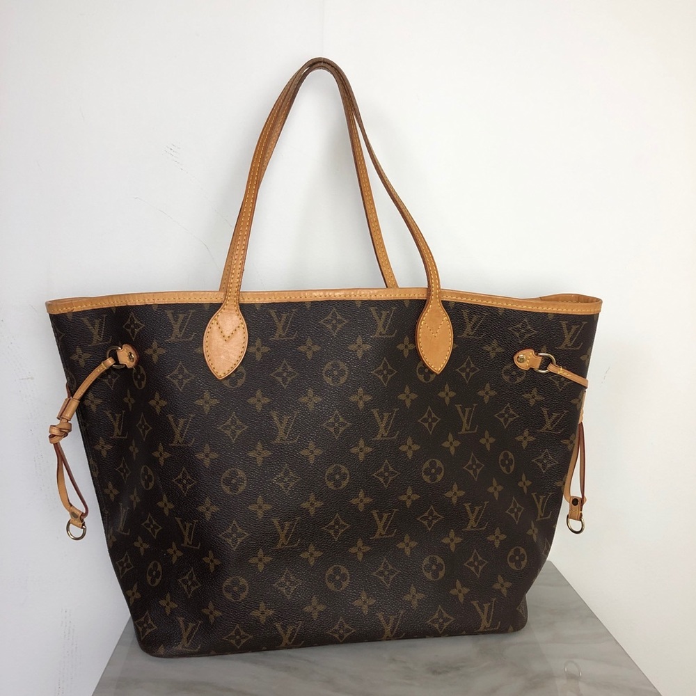 SOLD Like New Authentic Louis Vuitton Neverfull MM